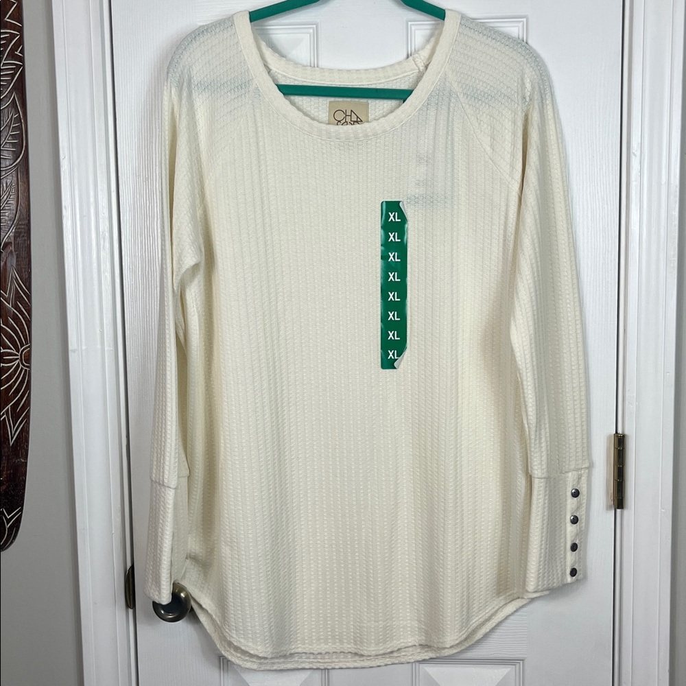 NWT Chaser white long sleeved tee shirt size XL. 62% poly, 35% rayon, 3 spandex